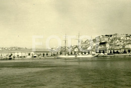 1956 ORIGINAL AMATEUR PHOTO LISBOA LISBONNE LISBON PORTUGAL NAVY SAILING BOAT SHIP NRP SAGRES AT382 - Barche