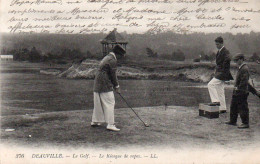 4V4Sb    14 Deauville Le Golf Golfeur Au Départ Le Kiosque De Repos - Deauville