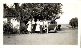Photographie Photo Vintage Snapshot Amateur Automobile Voiture Groupe  - Automobile