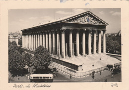 AD468 Paris - La Madeleine - Auto Cars Voitures Bus Autobus / Viaggiata 1951 - Other Monuments