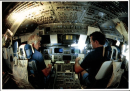 CPA On Board View, Flug 41-D, Challenger, 1984, Henry Hartsfield, Michael Coats, Cockpit - Autres & Non Classés