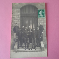 Garde Républicaine De Paris - Groupe D'officiers Et Sous Officiers Devant Le Maître Tailleur -carte Signée Alfred Robert - War, Military