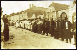 ROMANIA  Foto Postcard Codlea - Zeiden Bei Kronstadt Brasov - Trachten - Pfarrer Einweihung? - Roumanie