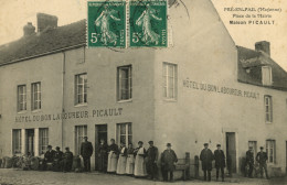 PRE EN BAIL - Place De La Mairie - Maison Picault - Hôtel Du Bon Laboureur - Belle Animation - Pre En Pail