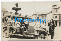 229084 REAL PHOTO AUTOMOBILE OLD CAR AND FAMILY POSTAL POSTCARD - Photographs