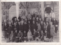 Old Real Original Photo - Group Of People Pastor Posing In Front Of A Church - Ca. 18x13 Cm - Anonymous Persons