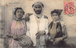 Algérie - Types Arabes - Un Homme Et Ses Deux Femmes - Ed. Bousdira Fils 55 - Women