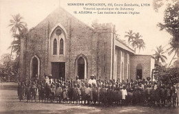 Bénin - ADJONA - Les écoliers Devant L'église - Ed. Missions Africaines 18 - Benín