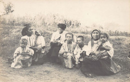 Macedonia - Gypsy Tzigane Family - REAL PHOTO - Macedonia Del Norte