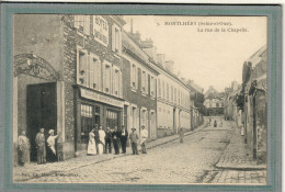 CPA (43) MONTLHERY - Aspect Du Personnel De L'Hôtel Du Chapeau Rouge Et De La Rue De La Chapelle En 1905 - Montlhery