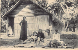 Tahiti - Une Famille Indigène - Photo Bopp. - Polynésie Française