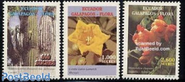Ecuador 1998 Flowers 3v, Mint NH, Nature - Cacti - Flowers & Plants - Cactussen