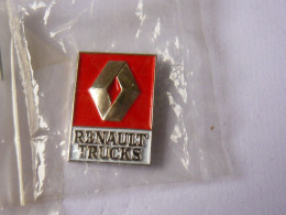 Pins LOGO  RENAULT TRUCKS NEUF - Renault