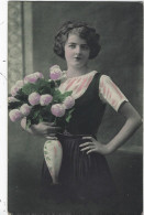 FEMME  ET SON VASE DE FLEURS - Women