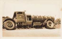 Camion Poids Lourds SHELL Marque SAURER Type Modèle ? * Accident * 2 Photos Anciennes Format 11.4x7.4cm - Transporter & LKW