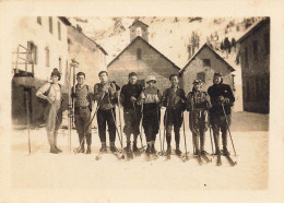 Sports D'hiver * Groupe De Skieurs * Ski Skieur  * Photo Ancienne 9x6.5cm - Sport Invernali