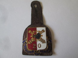 Rare! Insigne Ancien Belgique:20e Regiment Artillerie/Belgian Old 20 Regiment Artillery Badge,dm=34 X 32 Mm - Vereinswesen