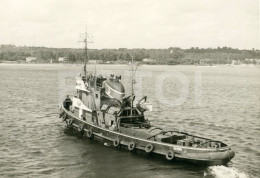 1960s TUGBOAT GDYNIA BOAT BATEAU TUG POLAND ORIGINAL AMATEUR PHOTO FOTO  AT124 - Bateaux