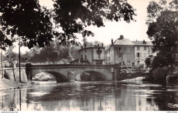 [63]  PONTGIBAUD - Le Pont Sur La Sioule - Cpsm ± 1950 ♥♥♥ - Autres & Non Classés