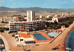 [83]  LES SALINS-D'HYÈRES - Résidence Simone Berriau - Plage - Vue Aérienne Cpsm GF 1972 ♦♦♦ - Sonstige & Ohne Zuordnung