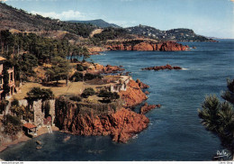 [83]  Les Calanques Du Trayas - Au Loin La Pointe De L'Esquillon -  Vue Aérienne Cpsm GF 1969 ♣♣♣ - Autres & Non Classés