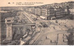 ALGER  Boulevard De La République Et Place Du Gouvernement -  N°33 CAP  Cpa  1933 ♥♥♥ - Alger