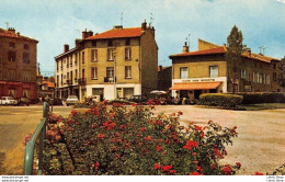 [42] SOUVENIR DE SAINT-GENEST-LERPT - CAFÉ DES SPORTS-LA MAIRIE-LA PLACE - CPM 1980 ♦♦♦ - Other & Unclassified