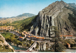 [04] SISTERON  Pont Sur La Durance Et Faubourg La Baume Le Couvent. CPM ♥♥♥ - Sisteron