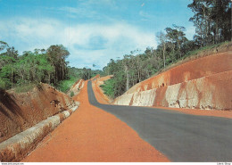 GUYANE - Lot De 2 Cpm Vierges Route Entre Saint-Laurent Et Cayenne -  Monument A Victor Schoelcher Automobiles  ♥♥♥ - Cayenne