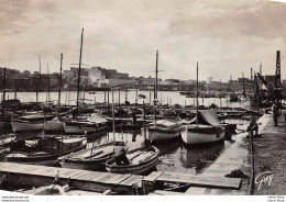 [13] MARSEILLE - LE VIEUX PORT►LE FORT D'ENTRECASTEAUX►ÉDITIONS D'ART «GUY» CPSM 1950 ♦♦♦ - Puerto Viejo (Vieux-Port), Saint Victor, Le Panier