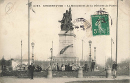 D9801 Courbevoie Le Monument De La Défense - Courbevoie