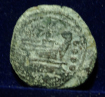 81  -  BONITO   TRIENS  DE  JANO - SERIE SIMBOLOS -   MARIPOSA  - MBC - Republic (280 BC To 27 BC)