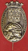 ** EPINGLETTE  COMICE  AGRICOLE  -  CANTON  De  VERVINS  1968 ** - Brooches