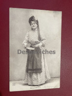 Mme Desly - Actrice De Théâtre Et Chanteuse - Zangers En Musicus