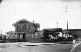 94* JOINVILLE  LE PONT   La Gare  (CPSM 9x14cm)   RL45,1409 - Joinville Le Pont