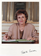 PHOTO GRAND FORMAT 1 - ENV 1 - POLITIQUE - PHOTO DEDICACEE DE LA PREMIER MINISTRE EDITH CRESSON - Signed Photographs