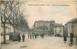 30 - Pont Saint Esprit - Place De La République - Animée - CPA - Voir Scans Recto-Verso - Pont-Saint-Esprit