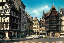 67 - Strasbourg - Place De La Cathedrale - Pharmacie Du Cerf Et La Maison Kammerzell - Automobiles - CPM - Voir Scans Re - Strasbourg