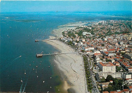 33 - Arcachon - Vue Générale Aérienne - Au Premier Plan, Le Casino Et La Jetée D'Eyrac - CPM - Voir Scans Recto-Verso - Arcachon