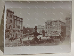 Italy Photo Italia Foto Roma Fine 800. PIAZZA BARBERINI. Fontana Del Trittone. 105x80 Mm. - Europe