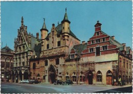 Mechelen Stadhuis - & Old Cars - Malines