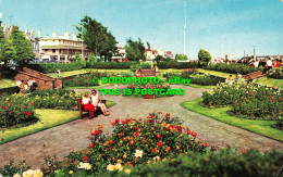 R499686 K. 730. Clacton On Sea. The Sunken Gardens. D. Constance Limited. 1975. - Mundo