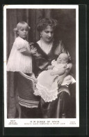 Postal H.M. Queen Of Spain - Infante Marie Christina & Infant Juan  - Royal Families