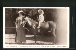 Postal H.M. Queen Victoria Of Spain & The Prince Of The Asturias  - Familles Royales