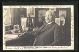 AK Paul Von Hindenburg Am Schreibtisch  - Personaggi Storici
