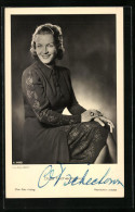 AK Schauspielerin Olga Tschechowa Mit Freundlichem Lächeln, Autograph  - Actors