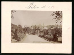 Fotografie Brück & Sohn Meissen, Ansicht Bilin, Strassenpartie Mit Blick Zum Schloss  - Places