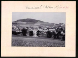 Fotografie Brück & Sohn Meissen, Ansicht Einsiedel / Böhmen, Teilansicht Der Ortschaft Mit Dorfteich  - Lieux