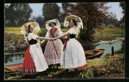 AK Frauen In Spreewälder Tracht Am Flussrand  - Kostums