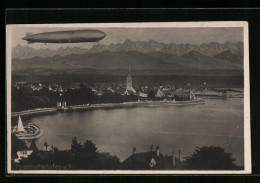 AK Friedrichshafen A. B., Zeppelin über Der Stadt  - Aeronaves